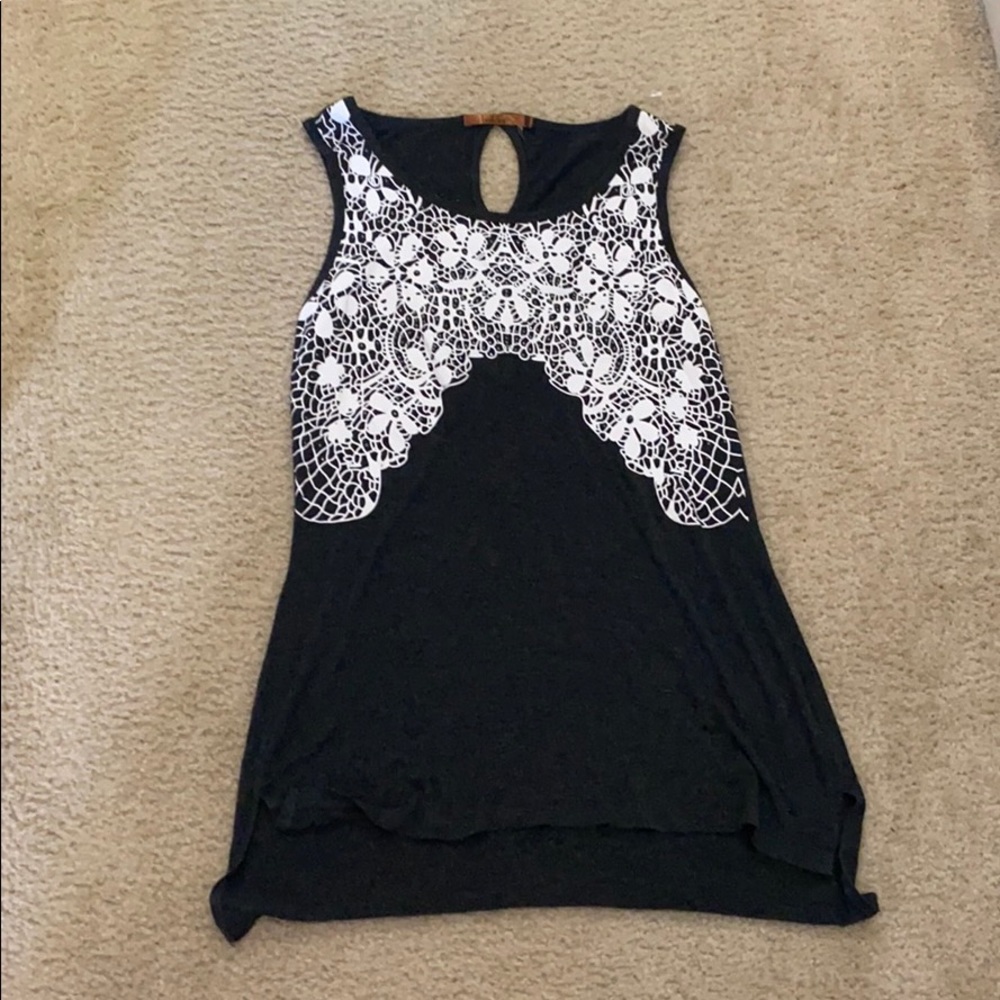 Woman’s flowery tunic shirt